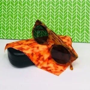 Komono | Accessories | Komono Lulu Caramel Demi Sunglasses  display picture 2